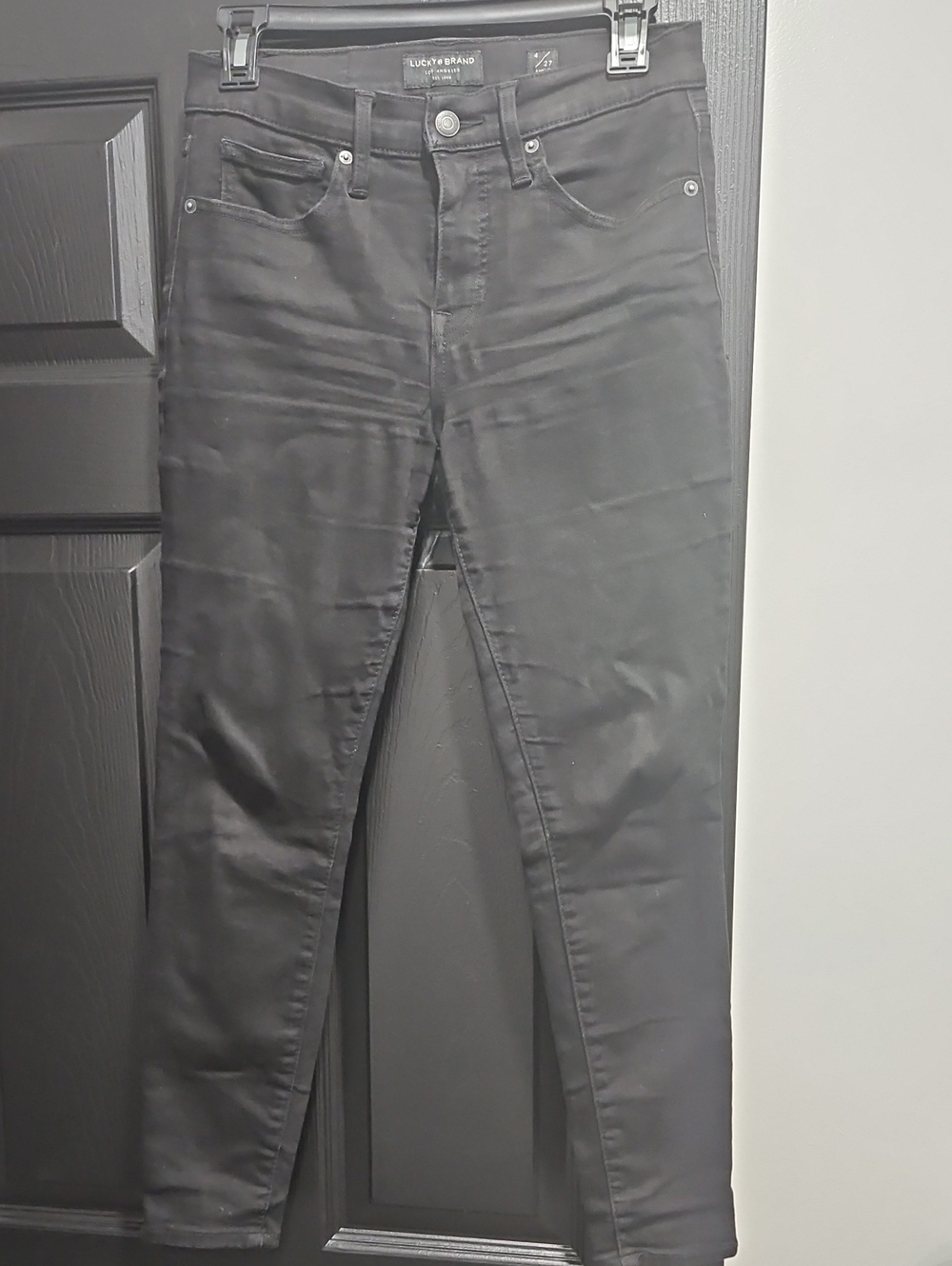 Lucky Brand Skinny Jeans in Black Waist 27 Like New